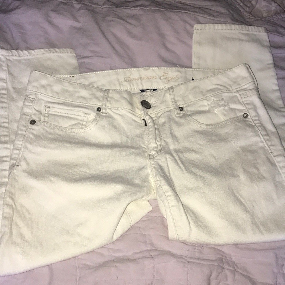 White American Eagle Straight Leg Jeans